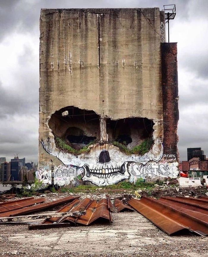 Ruins + Graffiti 